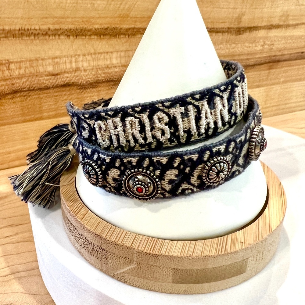 DIOR J'ADIOR Friendship Bracelets